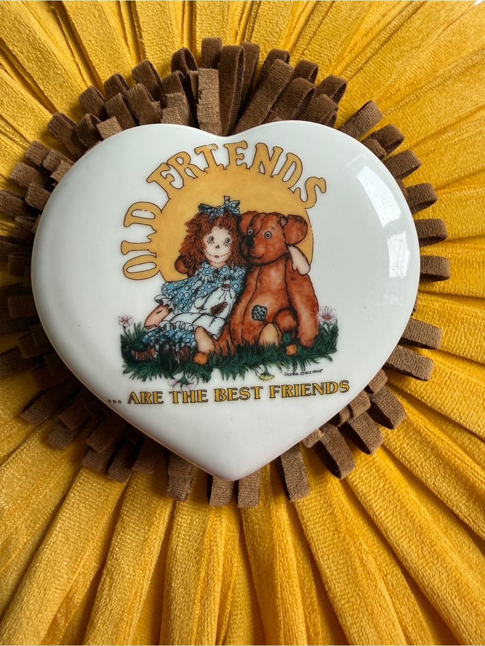 Vintage "Old Friends Are The Best Friends" Papel Porcelain Trinket Box Japan